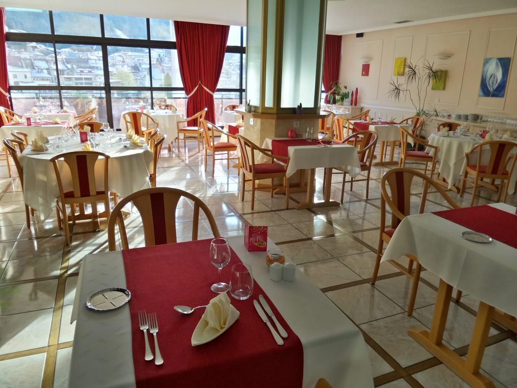 Jura Restaurant Le Panoramic Hotel 3*